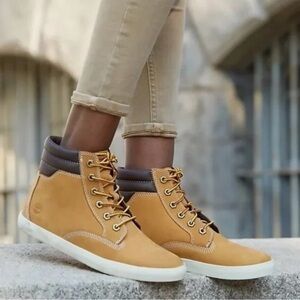 Women’s Timberland Tan Sneakers with Nubuck Upper and Padded Collar